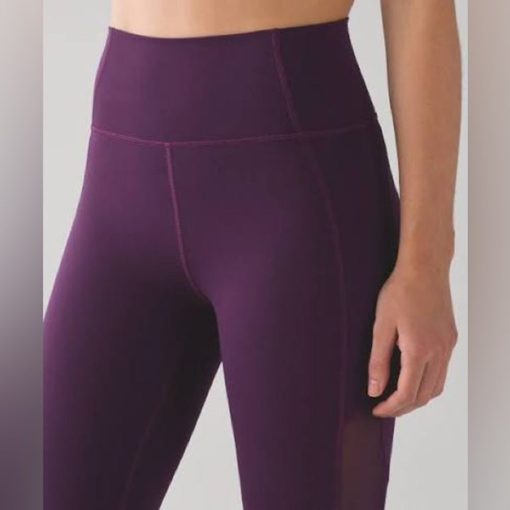 Lululemon “Hot Like Agni” Darkest Magenta - Size 4 - Picture 2 of 8